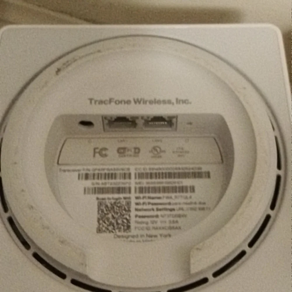 Tracfone wireless 4g home Wi-Fi hotspot box